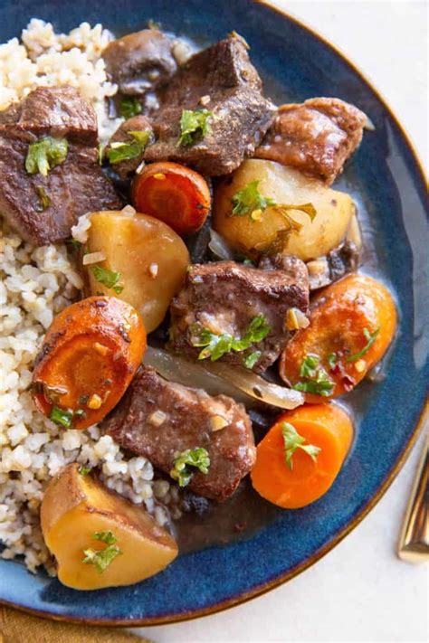 Easy Hairy Bikers Slow Cooker Beef Bourguignon Recipe 🥘