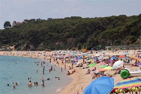 Strip Off Or Leave Campaign To Get Catalonias Nude Beaches Naked Again