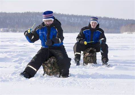 Pesca en hielo Laponia Laponia Mágica