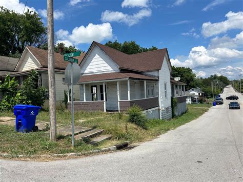 Residents are discussing the new Davis Funeral Home Harriman TN 37748 4