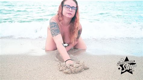 Sexy Savanna Star Has Some Naked Fun On The Beach Photos