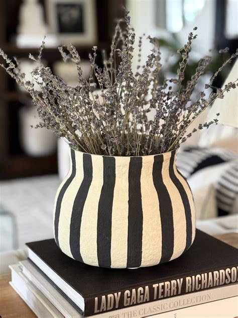 How to Use Fresh and Dried Lavender as Home Decor - Life Love Larson