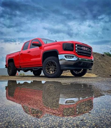 Photo Gallery - Chevy / GMC - GMC Sierra 1500 with MotoFab Lifts 2.5 ...