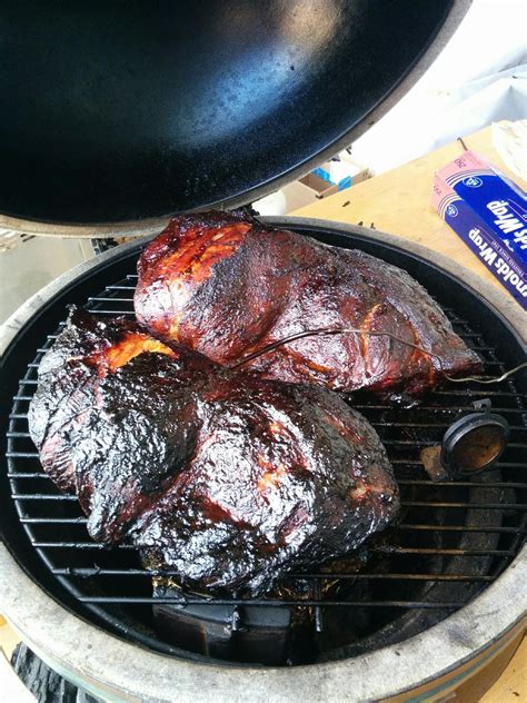 Tried two different pork shoulder rubs. It looks burnt, but tasted great : r/biggreenegg