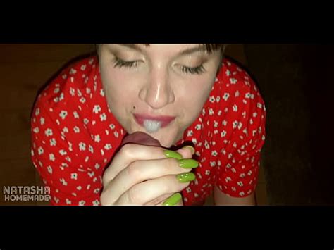 MOJADA Y CACHONDA MADRASTRA MILF Chupando Y Lamiendo Correrse En Su Cara Y Ella Lo DISFRUTA