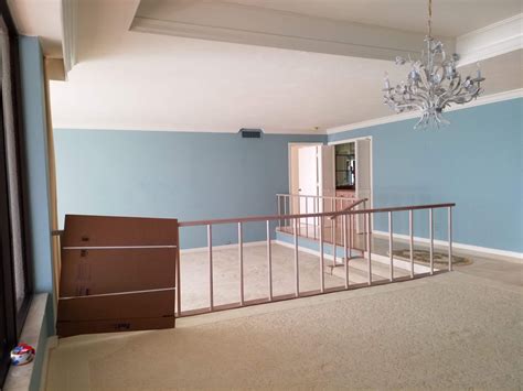 Big renovations are scheduled for the original Longstreet's 14