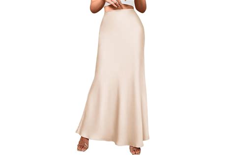 Céline Dions Lightweight Maxi Skirt Is A Summer Outfit Starter