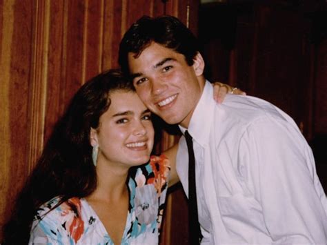 Brooke Shields Says She Ran Butt Naked From College Boyfriend Dean Cain S Dorm Room After