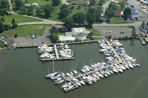 edgewater yacht club 5