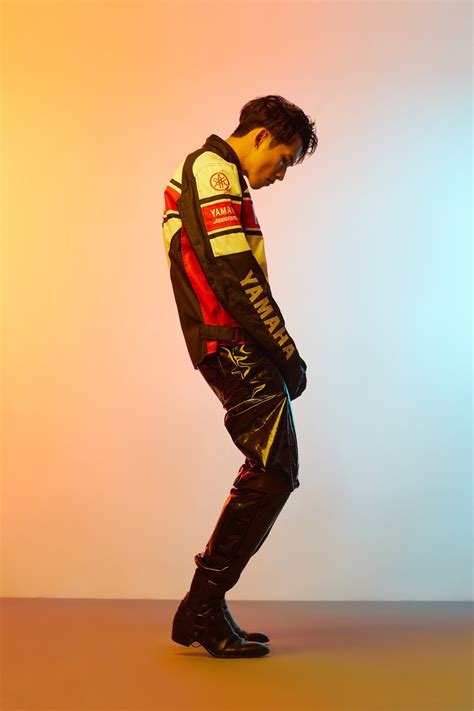 Hot boy X và màn lột xác khó tin từ chàng thư sinh đến soái ca bụng múi cực cuốn hút