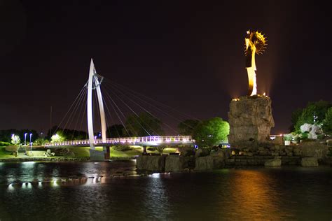 File:The Keeper of the Plains Wichita, Kansas.jpg - Wikimedia Commons