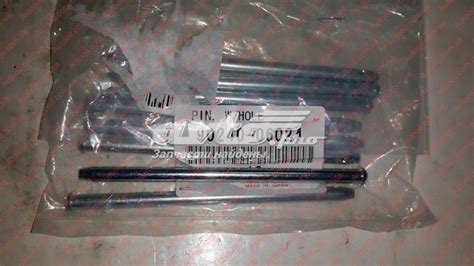 9024006024 Toyota pasador guía pinza del freno delantera