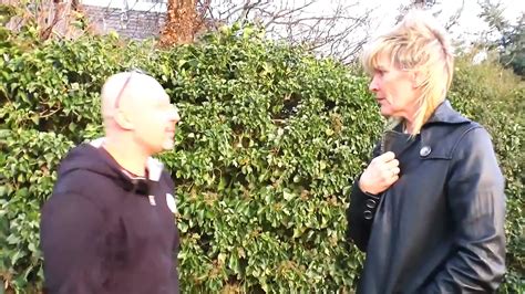 Une femme mature se fait baiser dans une voiture à l extérieur xHamster