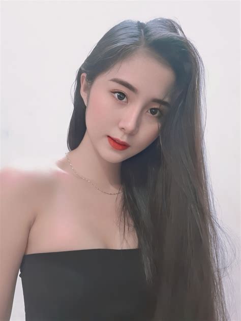 Chiêm ngưỡng cận cảnh nhan sắc như hoa tựa ngọc của hot girl 2k4 netizen thốt lên Bố mẹ nào