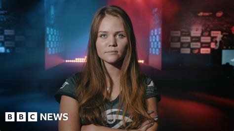 100 Women 2016 The Inside World Of The Top Two Female Gamers Bbc News