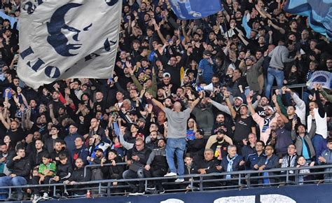 Universit Raccogliere Esporre Napoli Cori Stadio Inimicarsi Luminosa