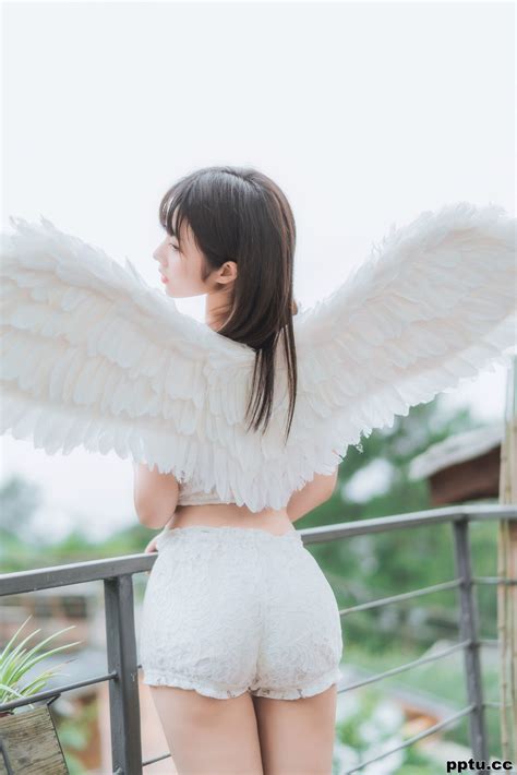 微博福利姬镜酱《空镜》 萝莉cos 写真集 皮皮兔动漫