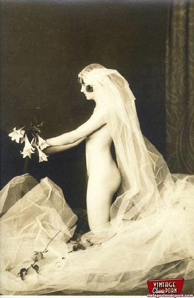 Old Porn Beautiful Sexy Vintage Women Posi XXX Dessert Picture