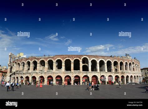 Verona Italy The Verona Arena Arena Di Verona A Roman Amphitheatre In