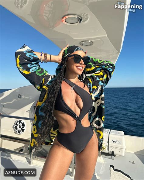 Tinashe Sexy Photos Showing Off Her Hot Tits In A Beautiful Bikini AZNude