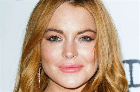Luces impresionante Lindsay Lohan de años mostró su figura delgada en una foto en bikini