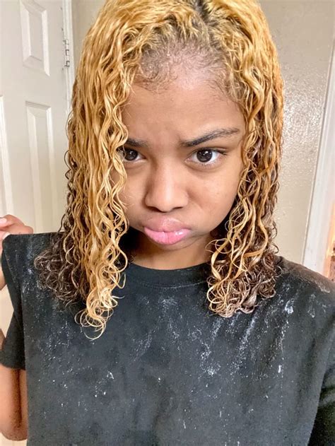 Pin By London On Hair Wants Honey Blonde Hair Blonde Natural Hair Curly Hair Videos