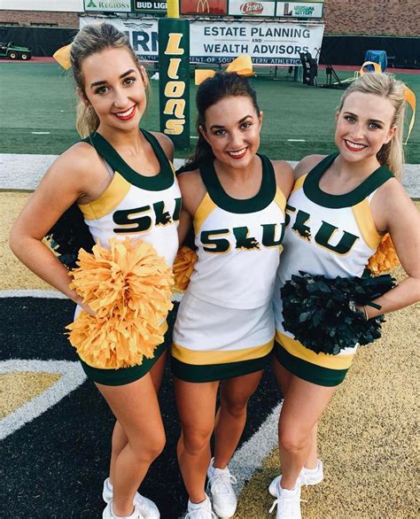 Southeastern Louisiana University R Cheerleaders