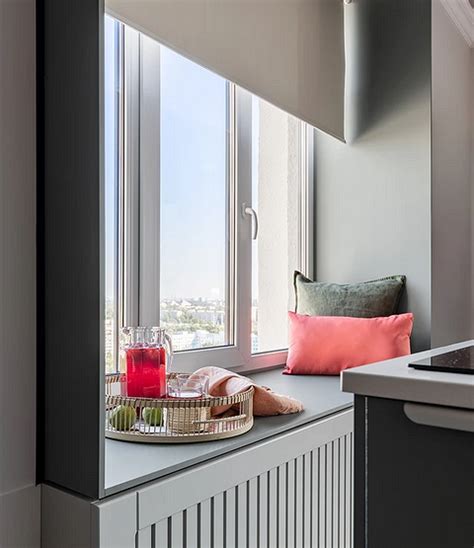 Большой подоконник в интерьере - 98 фото