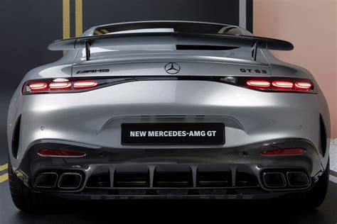 Mercedes Benz Amg Gt Adds Practicality But Keeps Its Stunning