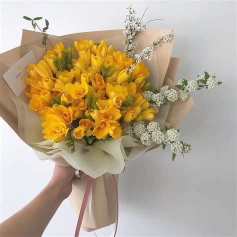 Pin by Наталья on Цветы | Yellow flowers bouquet, Flowers bouquet gift ...