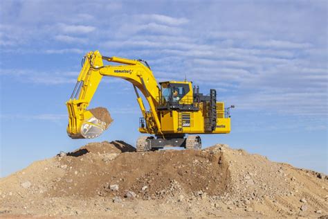 Komatsu Introduces The Pc2000 11 Hydraulic Excavator Rock To Roadrock