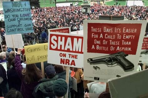 Experts Reveal the Truth Behind These Columbine Pictures - gio6g0b