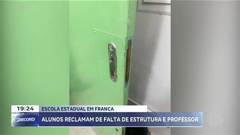 Alunos Reclamam De Falta De Estrutura E Professores Em Escola Estadual