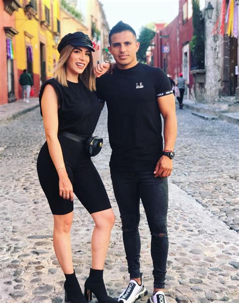 Exjugador De Santos Laguna Promociona El OnlyFans De Su Pareja El