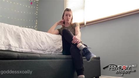 Femdom Empire Sweaty Foot Bitch JOI Hardcore Dominatrix Video