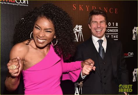 Angela Bassett Henry Cavill And Tom Cruise At Cinemacon 2018 Lipstick Alley