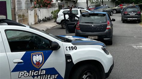 Carro Metralhado E Homem Assassinado Em Plena Luz Do Dia Na Serra