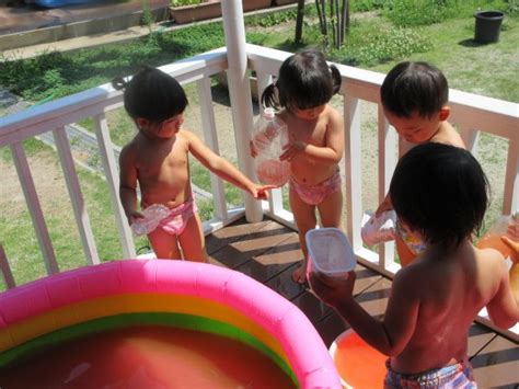 水遊びたのしいよ！ 山形つのぶえ学園 千歳認定こども園｜山形県山形市