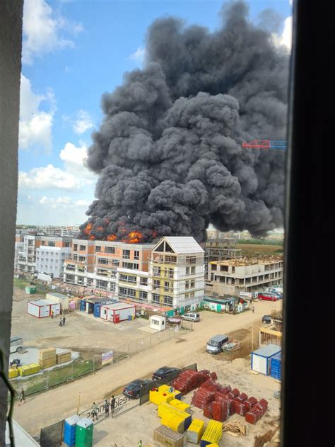 Incendiu Puternic N Nordul Bucure Tiului Un Bloc De Locuin E Aflat N