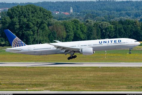 N2142U Boeing 777 322ER United Airlines Martin Nimmervoll JetPhotos