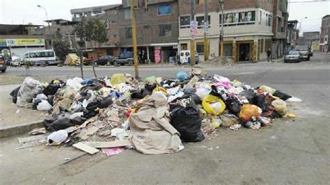 Basura Contin A Acumul Ndose En Las Calles De Villa Mar A Del Triunfo