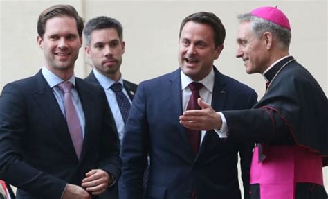 Gay lobby ve Vatikánu opět ožívá Papež přijal lucemburského premiéra i s jeho manželem