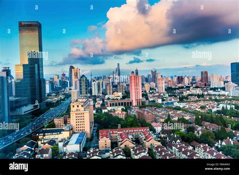 Shanghai Puxi China Hi Res Stock Photography And Images Alamy