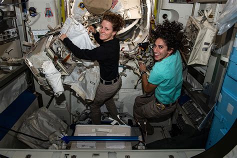 Advancing Space Biology And Dragon Skills As Iss Celebrates Years In