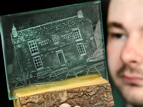 Aspiring artist immortalises Crooked House pub in glass | Express & Star