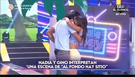 Gino Assereto besa a participante de EEG frente a Jazmn Pinedo Vídeo