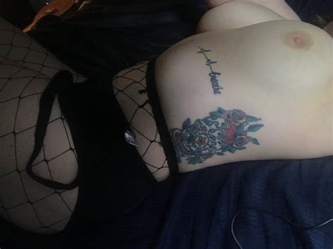 Showing off my curves ðŸ Porn Pic