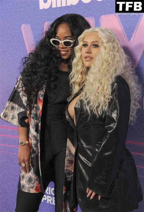 Christina Aguilera Displays Her Sexy Tits At The Billboard Women In Music Awards Photos
