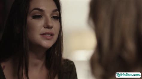 Tattooed Babe Gets Her Pussy Fucked By Stepbros Shemale Girlfriend