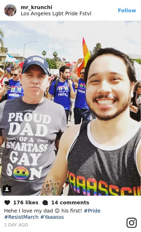 20 Foto Di Genitori Che Sostengono I Loro Figli Al Gay Pride In America